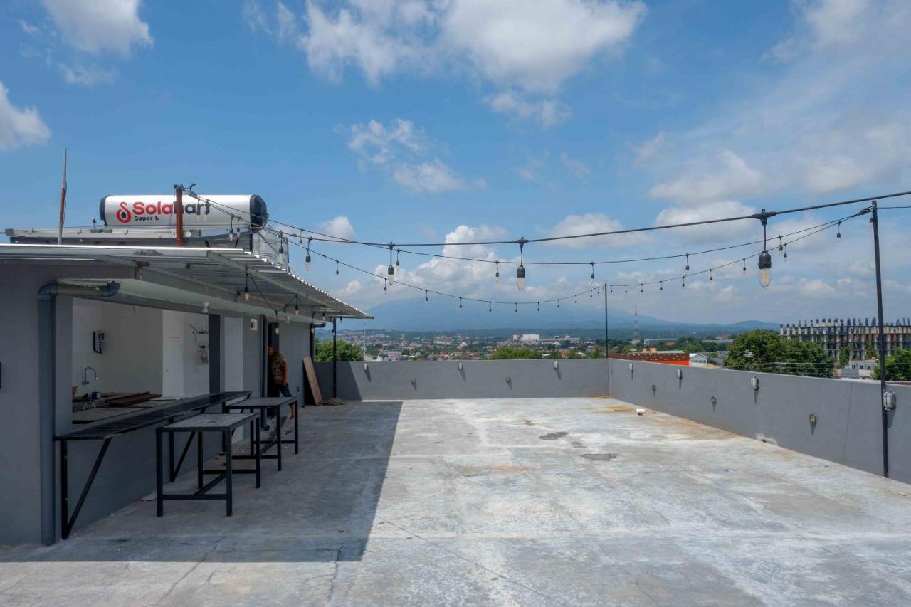 Reddoorz Plus Near Patung Kuda Undip Jatingaleh Esterno foto