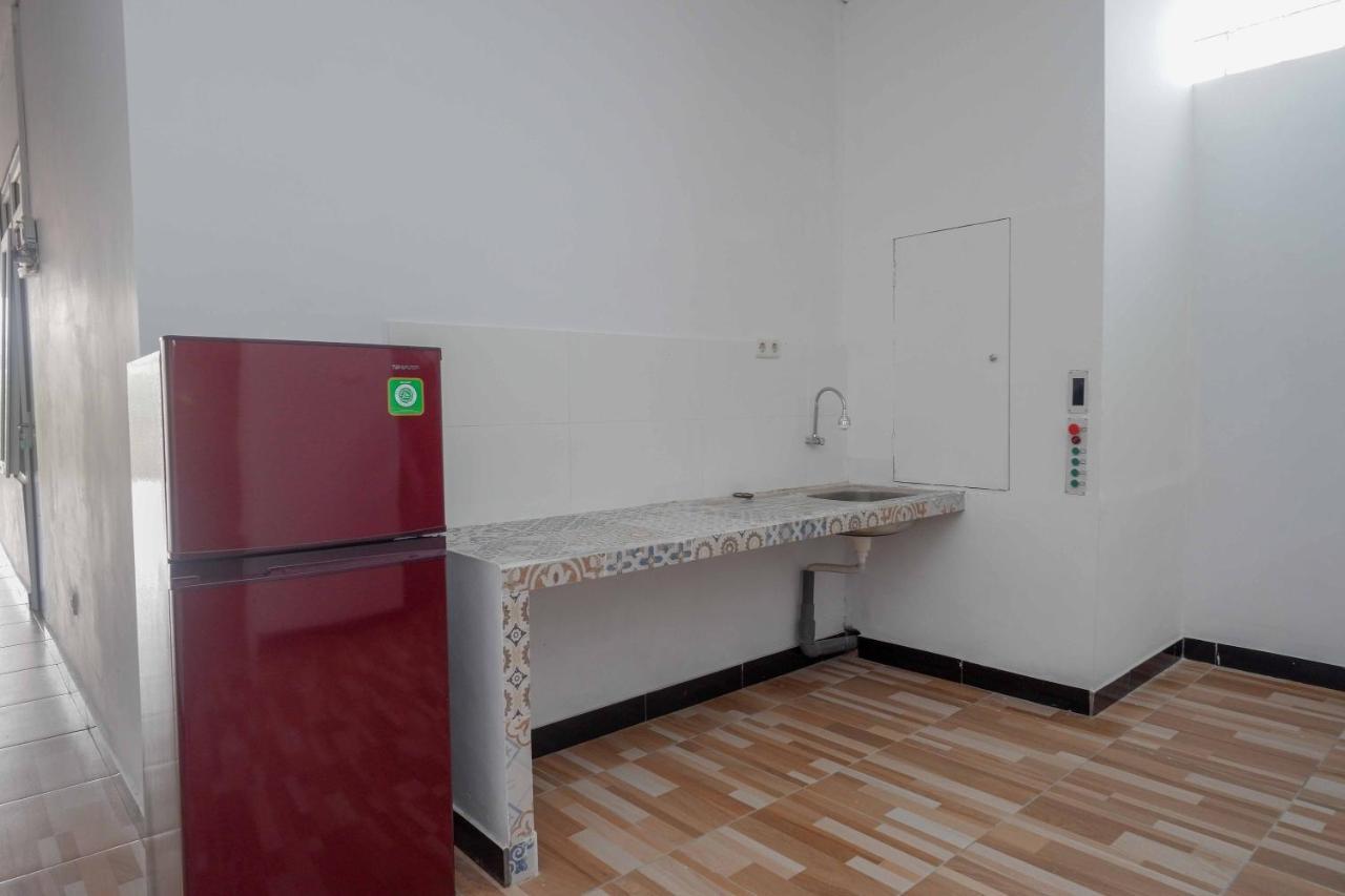 Reddoorz Plus Near Patung Kuda Undip Jatingaleh Esterno foto