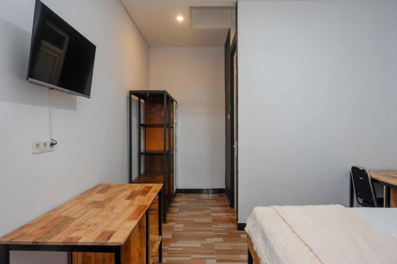 Reddoorz Plus Near Patung Kuda Undip Jatingaleh Esterno foto