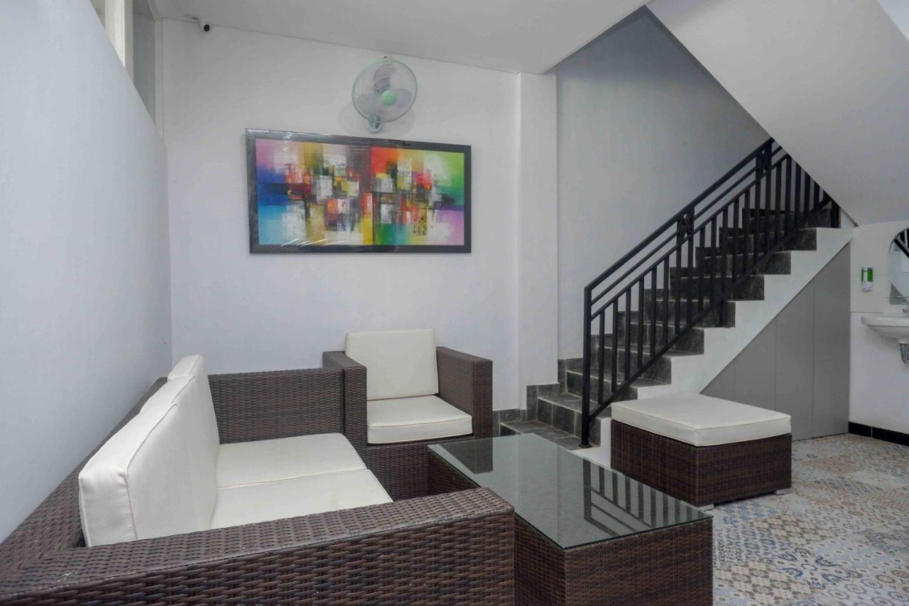 Reddoorz Plus Near Patung Kuda Undip Jatingaleh Esterno foto